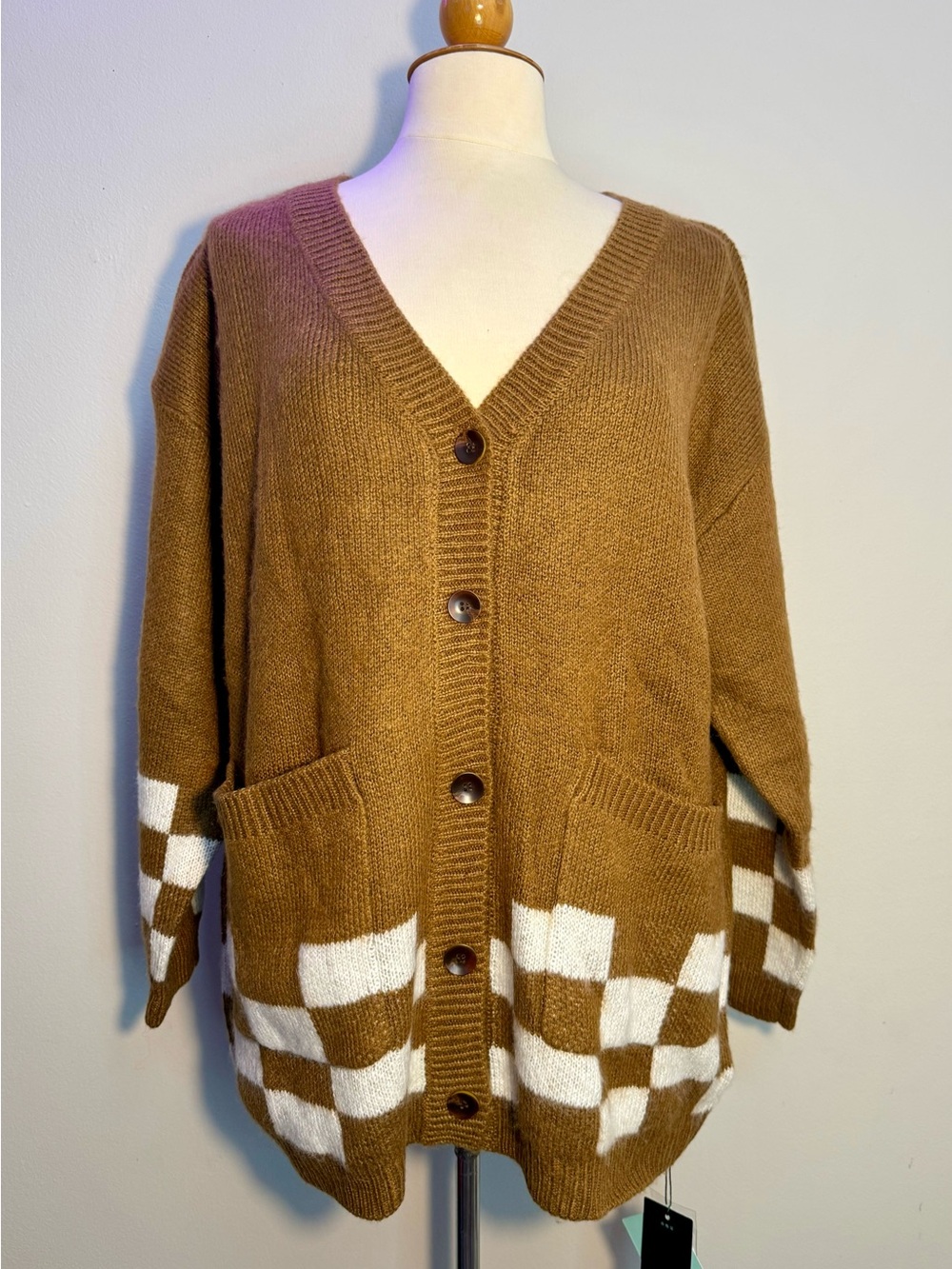 Women’s Knitted Brown & White Checkered Button Down Cardigan Size Large - Picture 2 of 7